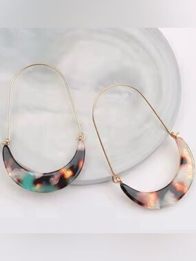 Anthropologie Rainbow Tortoise Confetti Marbled Crescent Moon Gold Wire Hoops